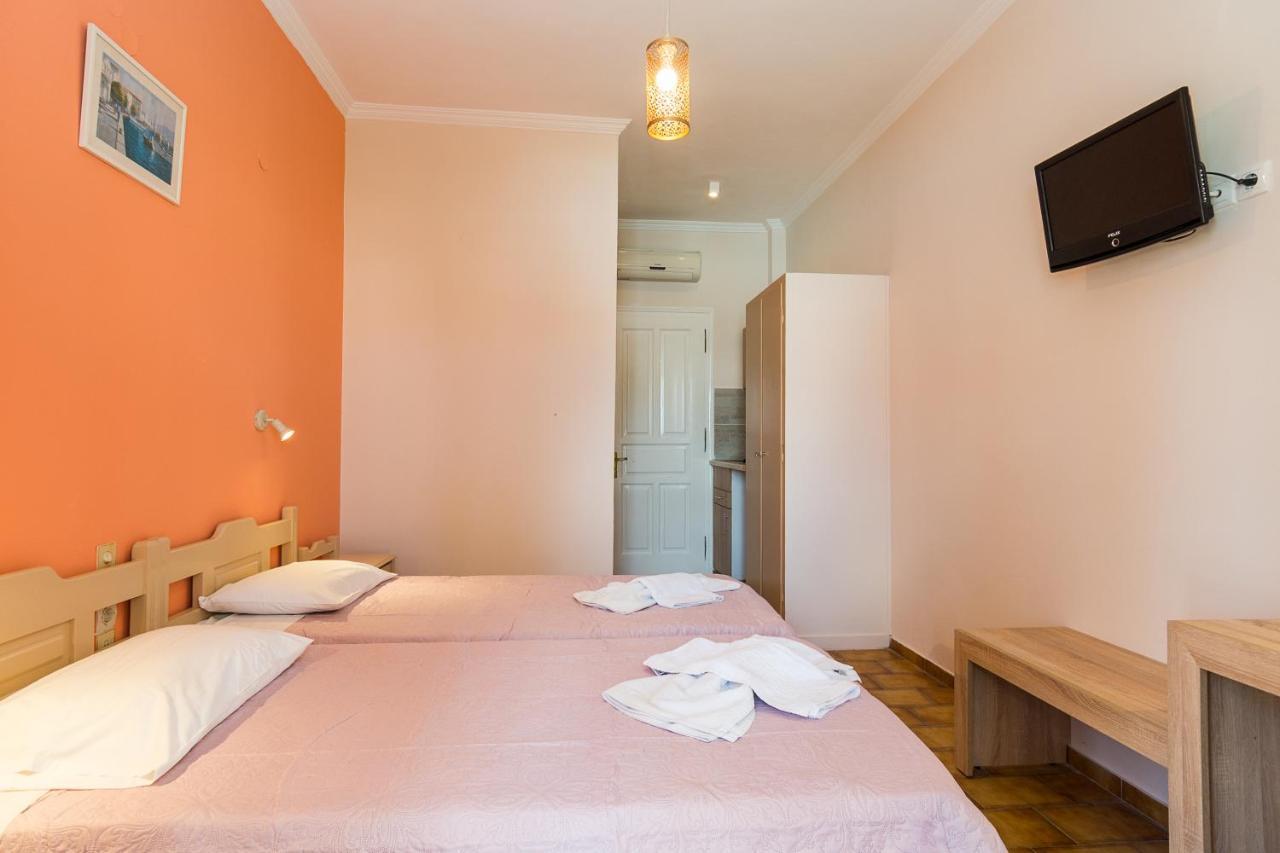Pythari Apartmentsラガナス エクステリア 写真